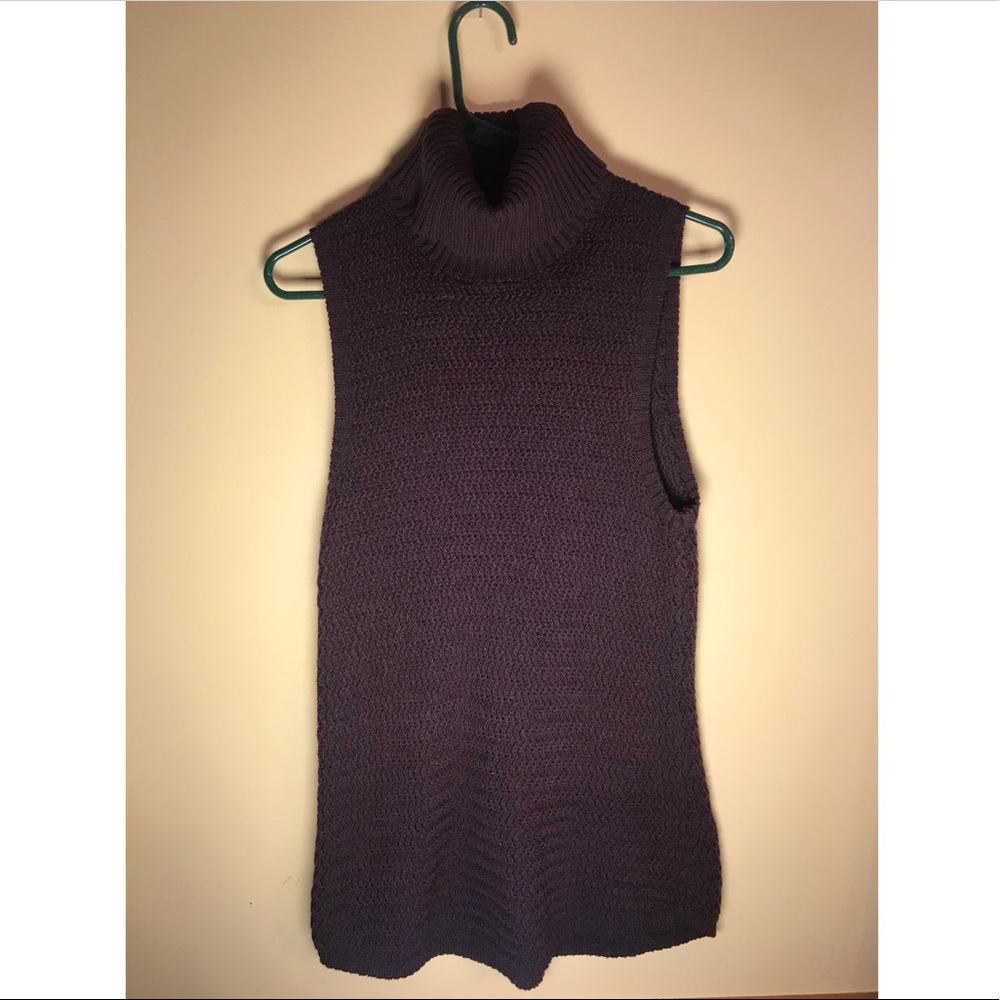 •Chunky knit sleeveless cowl neck top/dress•Size M